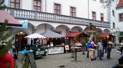 Weihnachtsmarkt auch im Schlosshof